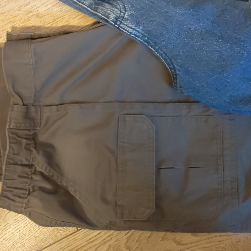 Two (2) Men's Shorts 40" waist - Picture 3 of 13
